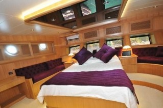 BROTHERS master cabin
